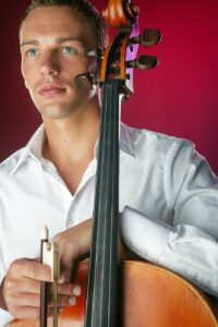 photographe professionnel : photo portrait d'un musicien en studio