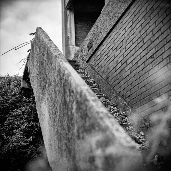 photographe reportage urbex : uziness - anderlues escalier