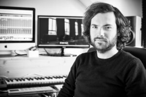 Portrait photo d'un artiste musicien compositeur à bruxelles